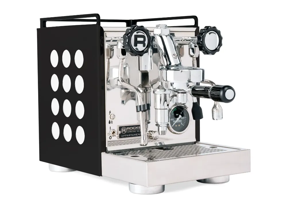 APPARTAMENTO 2.0_BLACK_WHITE_THREE QUARTER.webp